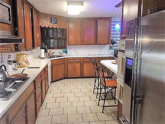 5th image of 1508 N Broadmoor Dr