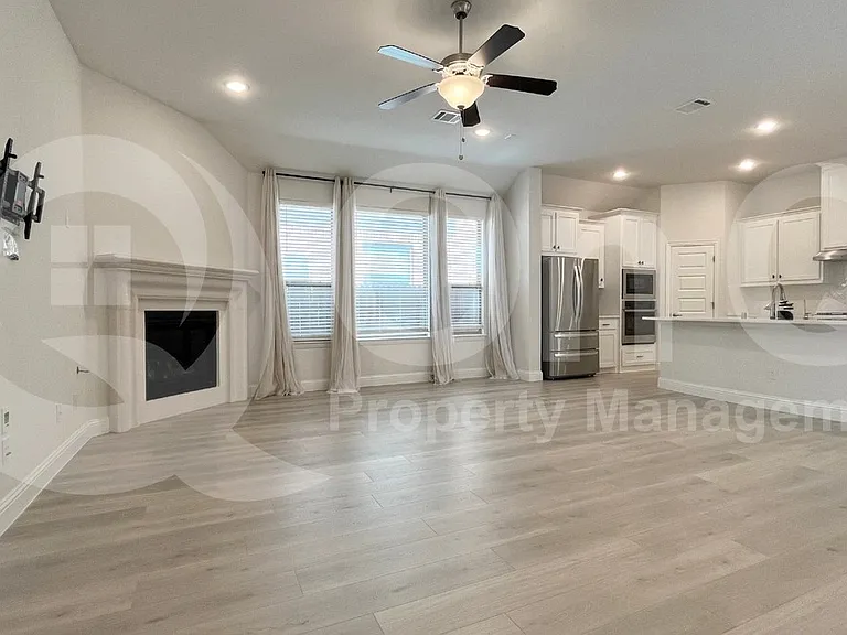 5304 Babcock Rd — Photo 8