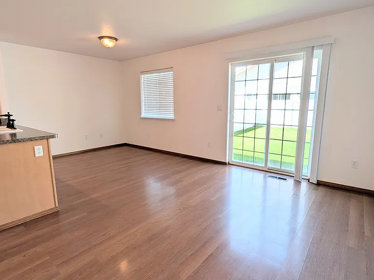 1402 Hall St #B — Photo 3