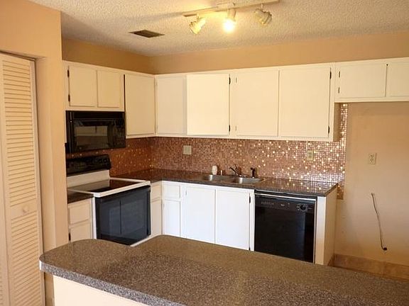 5th image of 4992 Regina Ct
