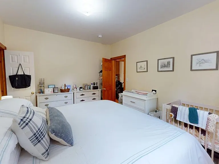 76 Raymond St #76 — Photo 9