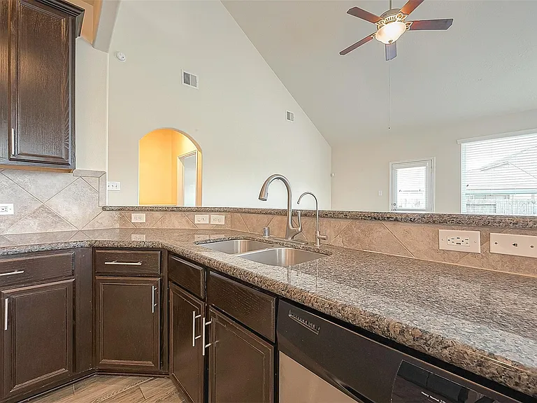 3403 Lilac Ranch Dr — Photo 9