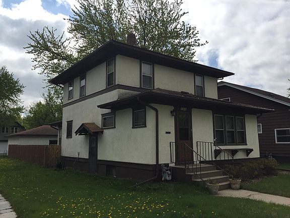 2nd image of 736 McKinley Pl S