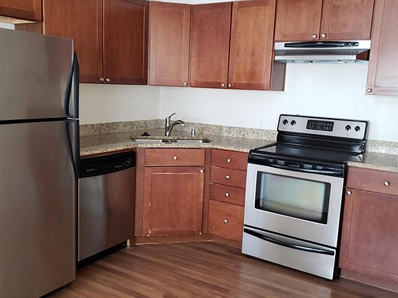 5th image of 11813 Ambaum Blvd SW APT 7
