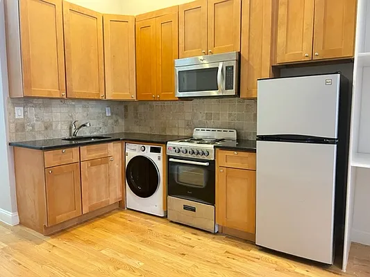 Rented by REAL New York | media 9