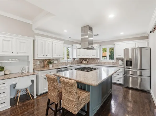 1008 Lawndale Ave, Brenham, TX 77833