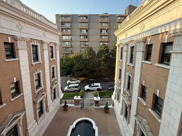 Delamar, 115 W Olympic Pl APT D-01, Seattle, WA 98119