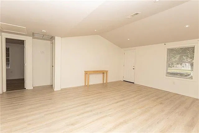 2 bed, 1.0 bath, 765 sqft, $975 — Photo 4