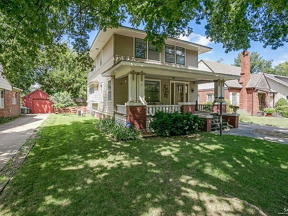3rd image of 842 Highland Ave