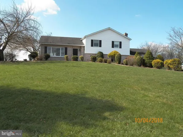3930 W Weaver Rd, Greencastle, PA 17225