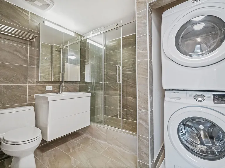102 Christopher Columbus Dr #402 — Photo 14