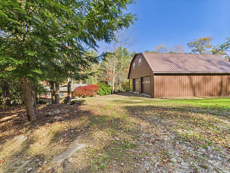 1st image of 987 Bloomster Hollow Rd