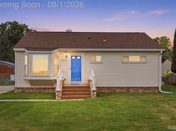 5230 Hatchery Rd, Waterford, MI 48329