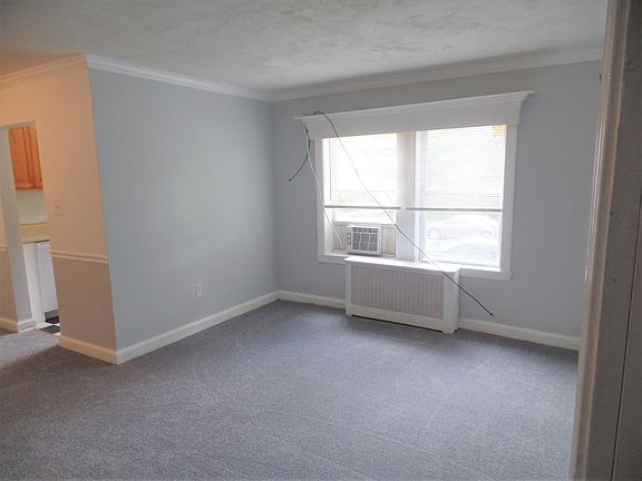 Freshly Painted, Freshly Cleaned Newer Carpet!