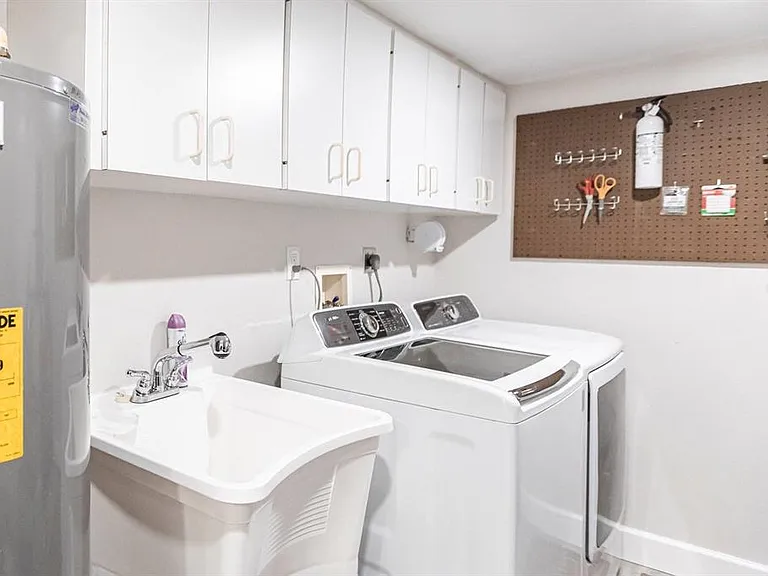 1125 W Peppertree Dr #402 — Photo 24