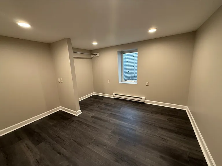 107 E Poplar St — Photo 7