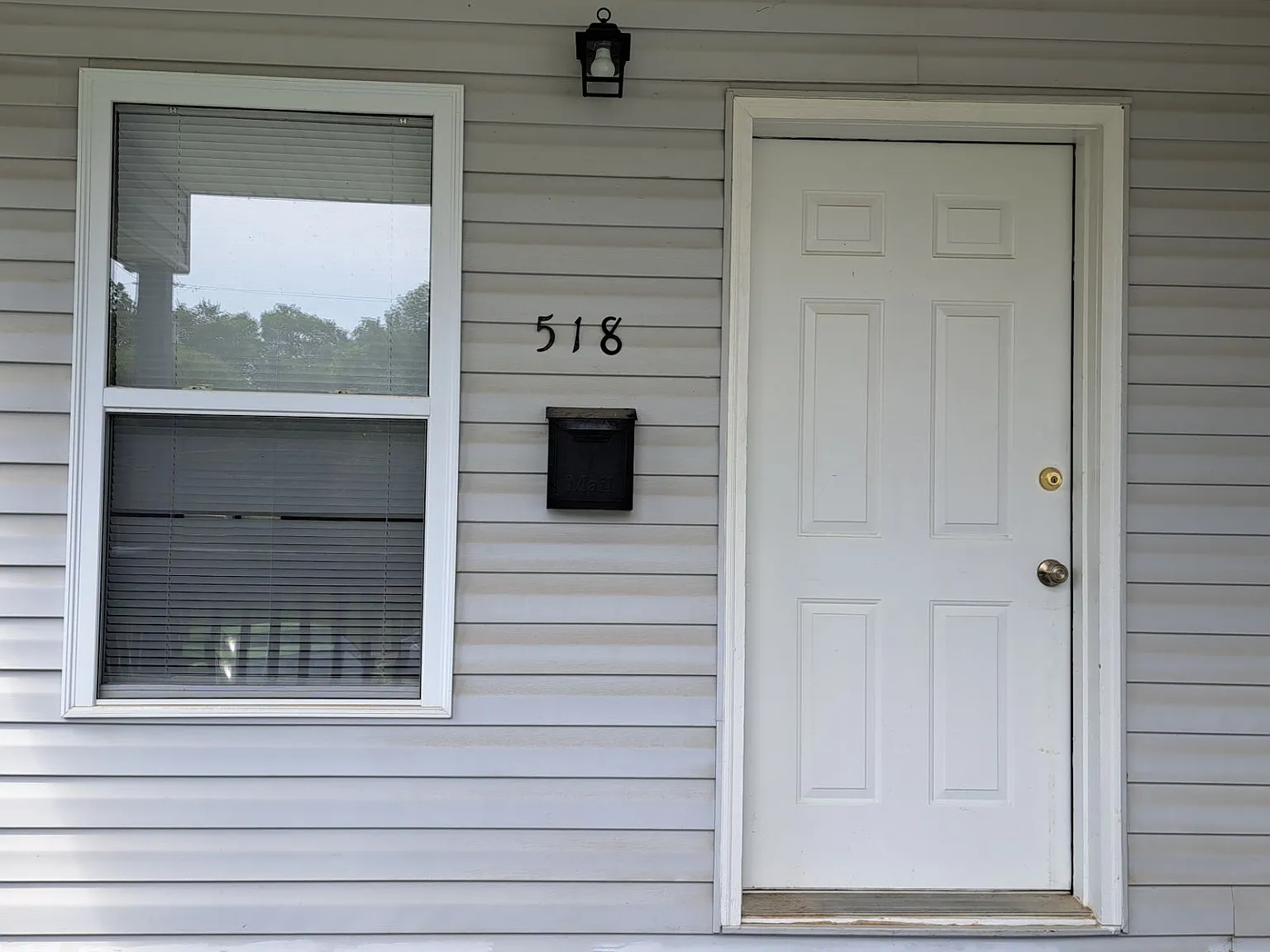 518 E Hickory St — Photo 2