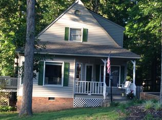 9250 Chatham Grove Ln, North Chesterfield, VA 23236