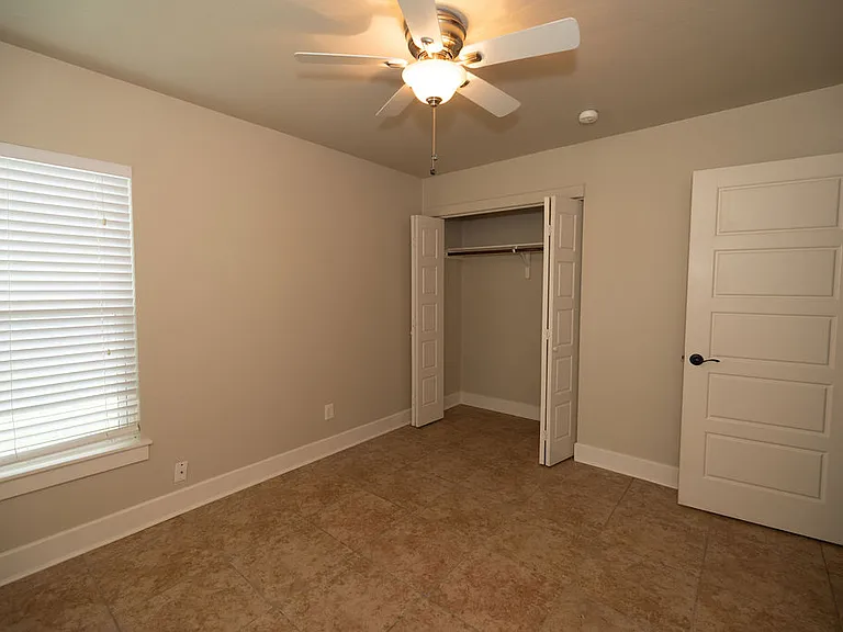 231 N Guilford Dr — Photo 23