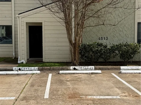 4513 Carter Creek Pkwy APT 4, Bryan, TX 77802