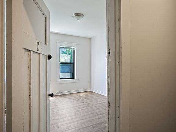 2nd image of 304 Bell St APT 33C