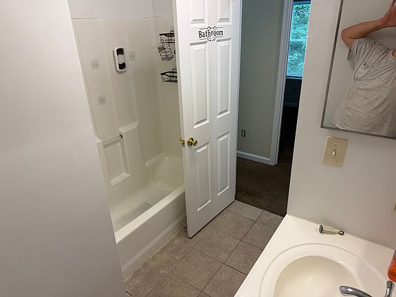5th image of 222A Margate Dr
