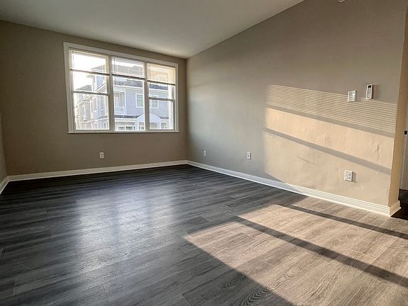 4th image of 101 S Victoria Ave APT 31
