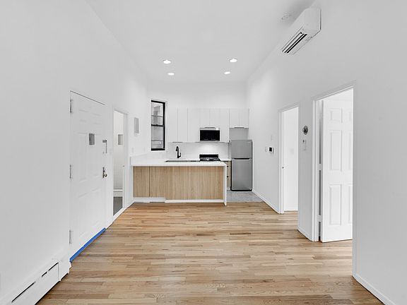 3rd image of 858 9th Ave APT 5F