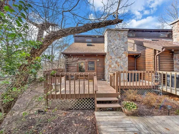 7 Windstream Ct, Radford, VA 24141