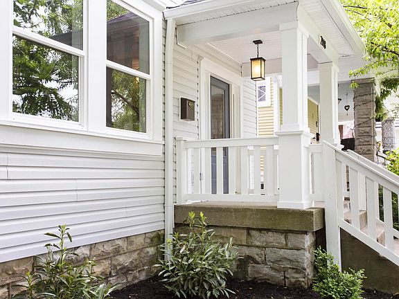 3rd image of 2148 Sherwood Ave