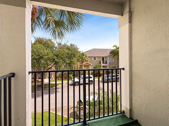3rd image of 2148 SE Destin Drive