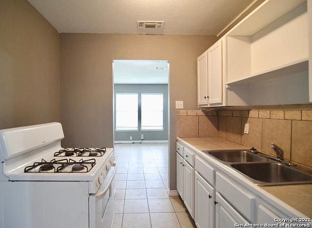 1st image of 611 Ellor Dr #611