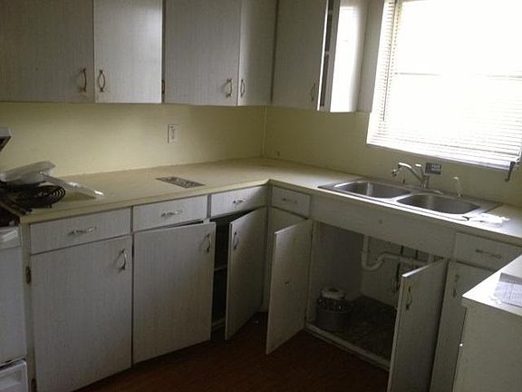 4th image of 315 N L Street #Front & Back