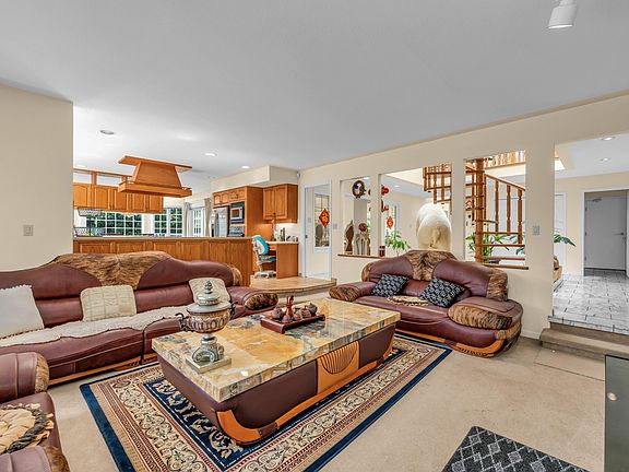 4th image of 1338 W 54th Ave
