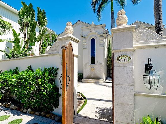 3rd image of 8213 Midnight Pass Rd