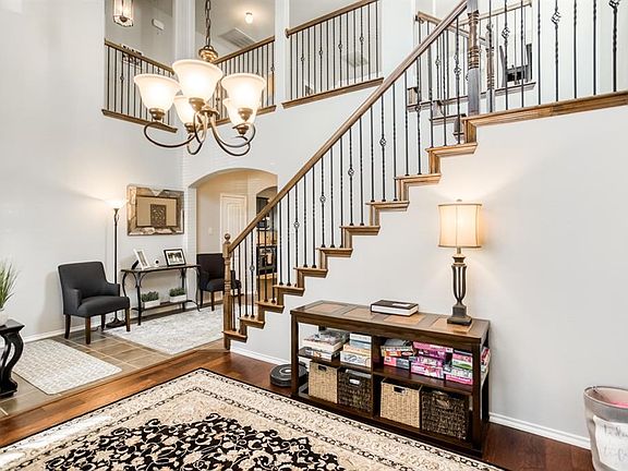 4th image of 421 Roger Graves Cir