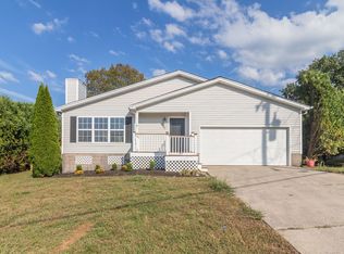 320 Lake Forest Dr, La Vergne, TN 37086