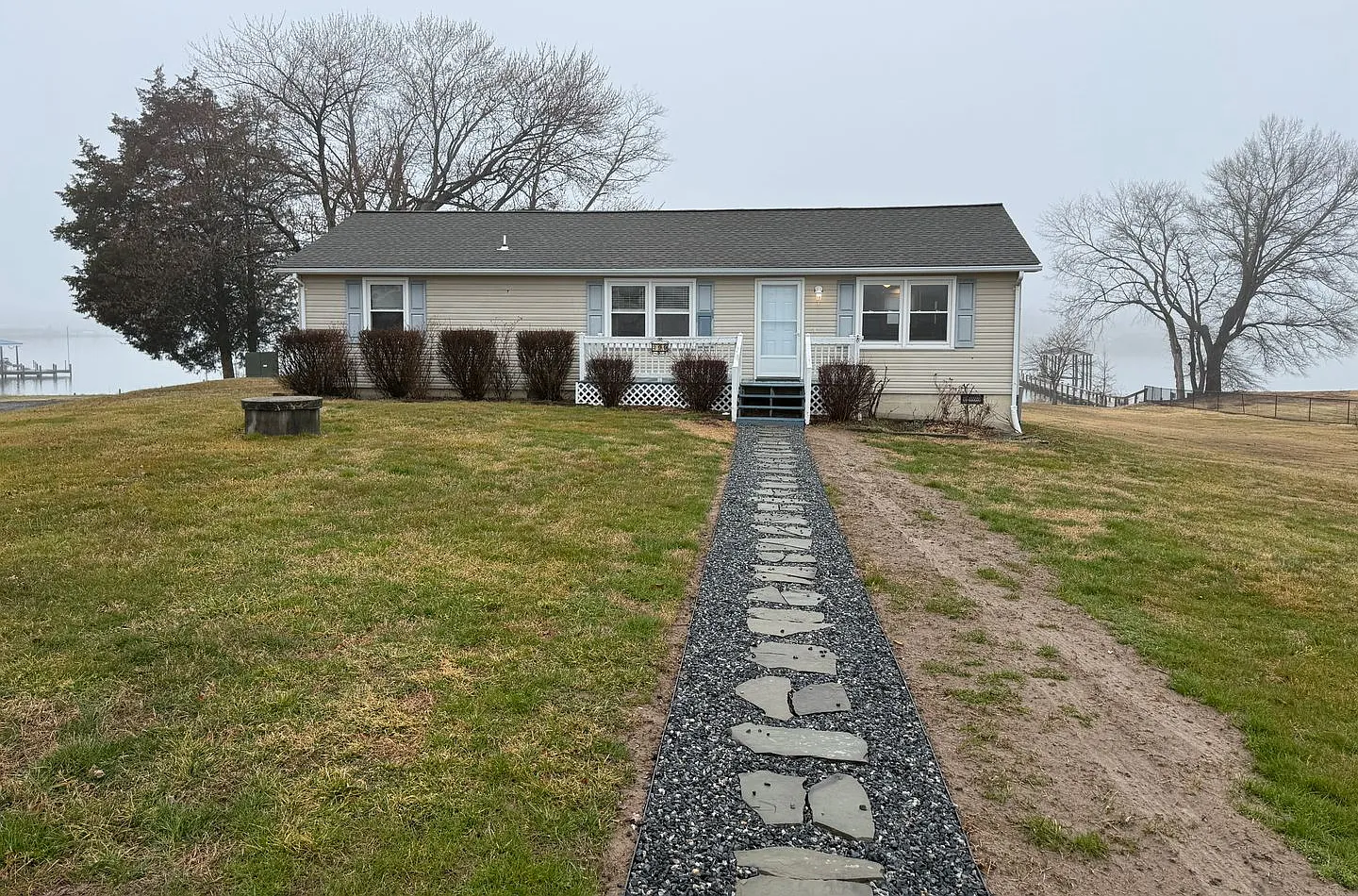 Waterfront Gem with amazing views! — Photo 1