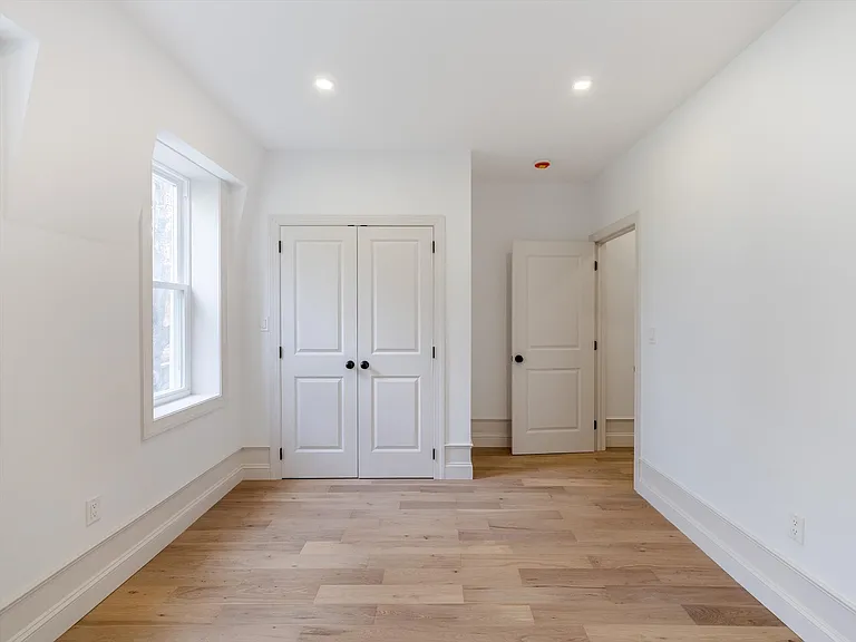 413 S 51st St #2 — Photo 34
