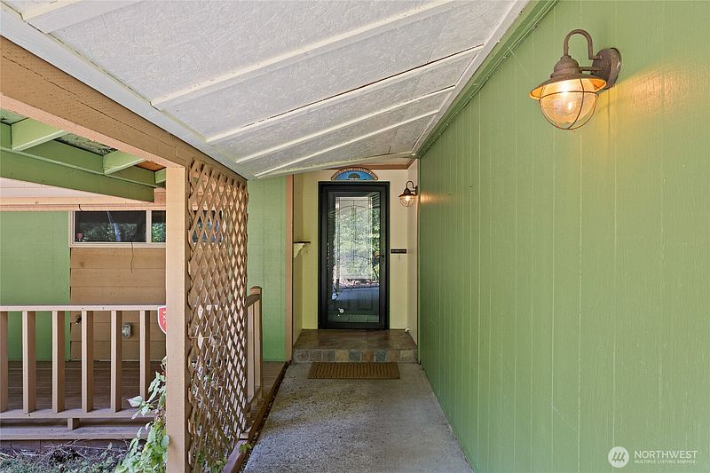 4th image of 8609 Lake Forest Drive SE