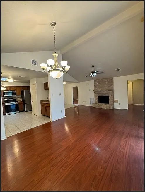 3 bed, 2.0 bath, 1485 sqft, $1,875 — Photo 4