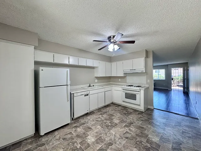 Building Photo - 5465 Vincetta Ct
