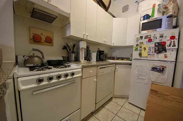 Rented by City Stop Realty | media 2