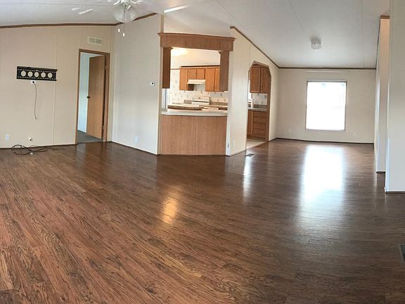 3rd image of 558 Birchwood Cir