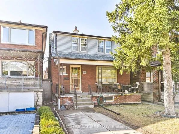 147 Gloucester Grv, Toronto, ON M6C 2A9