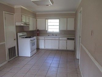 2nd image of 308 Allen St