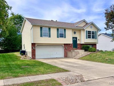 65 Ashbrooke, Troy, IL, 62294