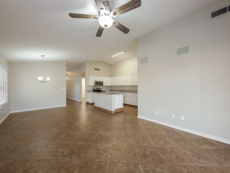 10313 N 94th Ln — Photo 6