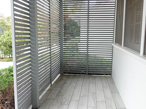 2nd image of 545 Via De La Paz