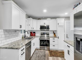 1924 N 2nd St, Bismarck, ND 58501